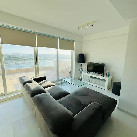 Panoramic & Jacuzzi Sliema Penthouse Lägenhet