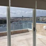 Panoramic & Jacuzzi Sliema Penthouse *
