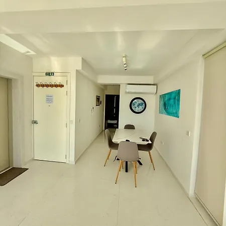 Lejlighed Panoramic & Jacuzzi Sliema Penthouse