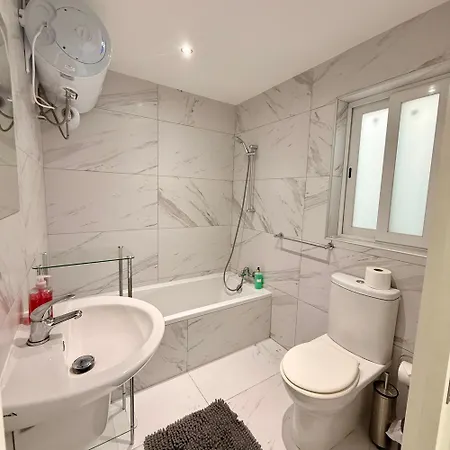 Valletta View With Mspa Jacuzzi On Terrace & Seaview Penthouse Apartment Gzira