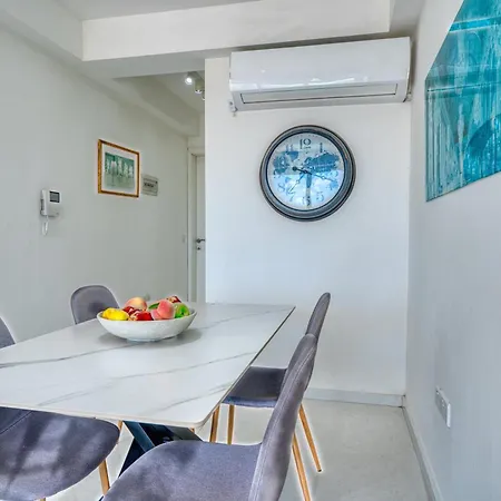 Panoramic & Jacuzzi Sliema Penthouse Апартаменты Gzira