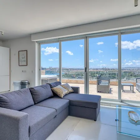 Panoramic & Jacuzzi Sliema Penthouse Gzira