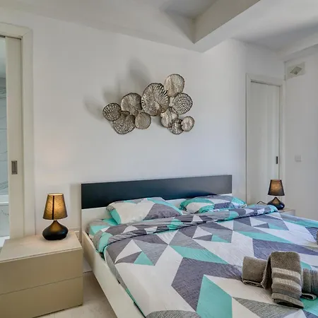 Panoramic & Jacuzzi Sliema Penthouse * Gzira