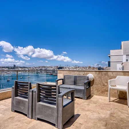 Апартаменты Panoramic & Jacuzzi Sliema Penthouse Gzira