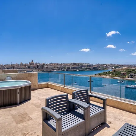 Panoramic & Jacuzzi Sliema Penthouse Gzira