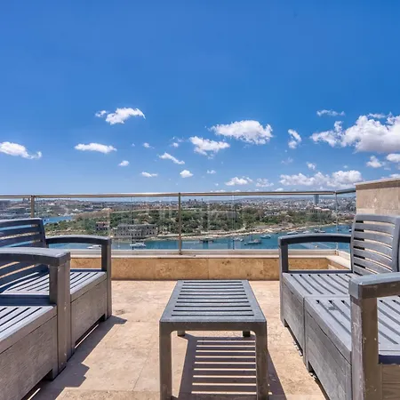 Panoramic & Jacuzzi Sliema Penthouse * Gzira