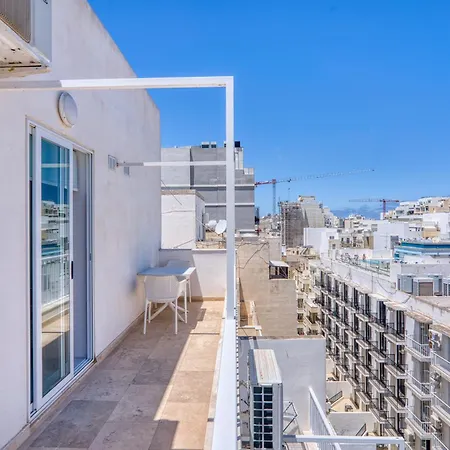 Panoramic & Jacuzzi Sliema Penthouse Апартаменты Gzira