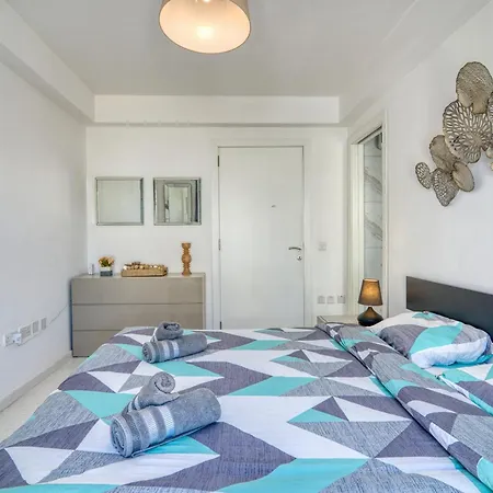 Panoramic & Jacuzzi Sliema Penthouse