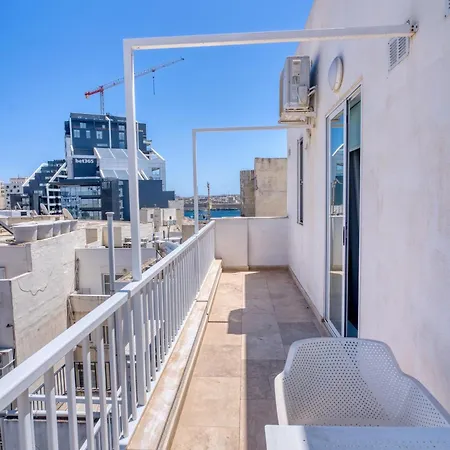Panoramic & Jacuzzi Sliema Penthouse Gżira