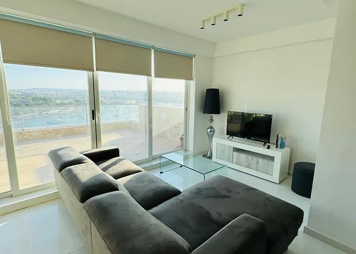 Valletta View With Mspa Jacuzzi On Terrace & Seaview Penthouse Apartment