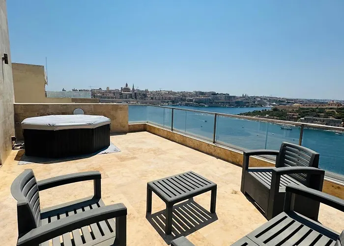 Valletta View With Mspa Jacuzzi On Terrace & Seaview Penthouse * Gzira