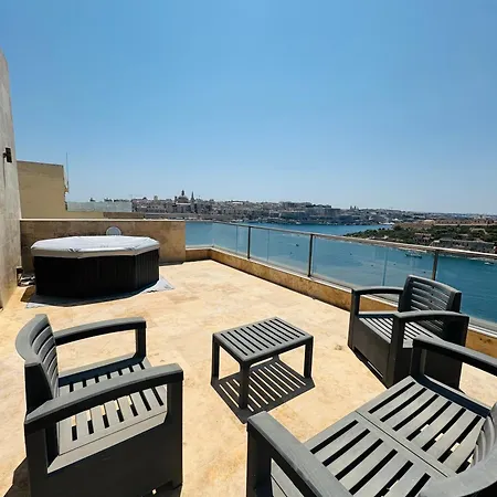 Valletta View With Mspa Jacuzzi On Terrace & Seaview Penthouse * Gzira