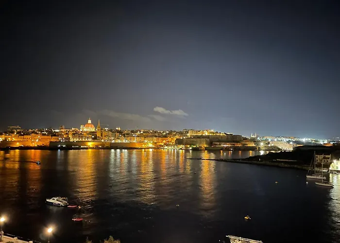 Valletta View With Mspa Jacuzzi On Terrace & Seaview Penthouse 公寓 *