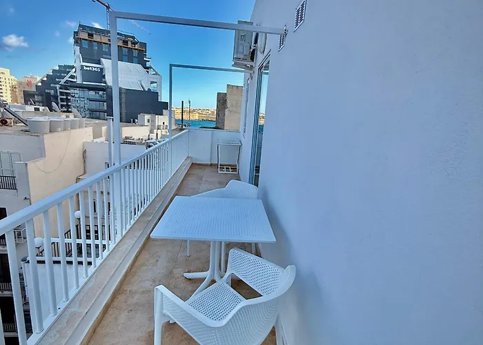 Valletta View With Mspa Jacuzzi On Terrace & Seaview Penthouse 公寓 *